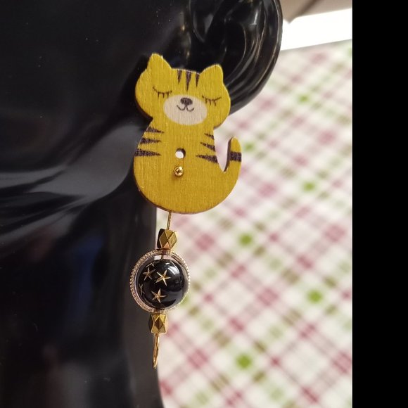 Home Made Handmade Wood & Metal Cat Yellow & Black Button Earrings #49 - Picture 5 of 11